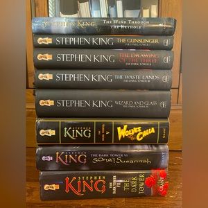 Set of Stephen King’s “the dark tower” series.